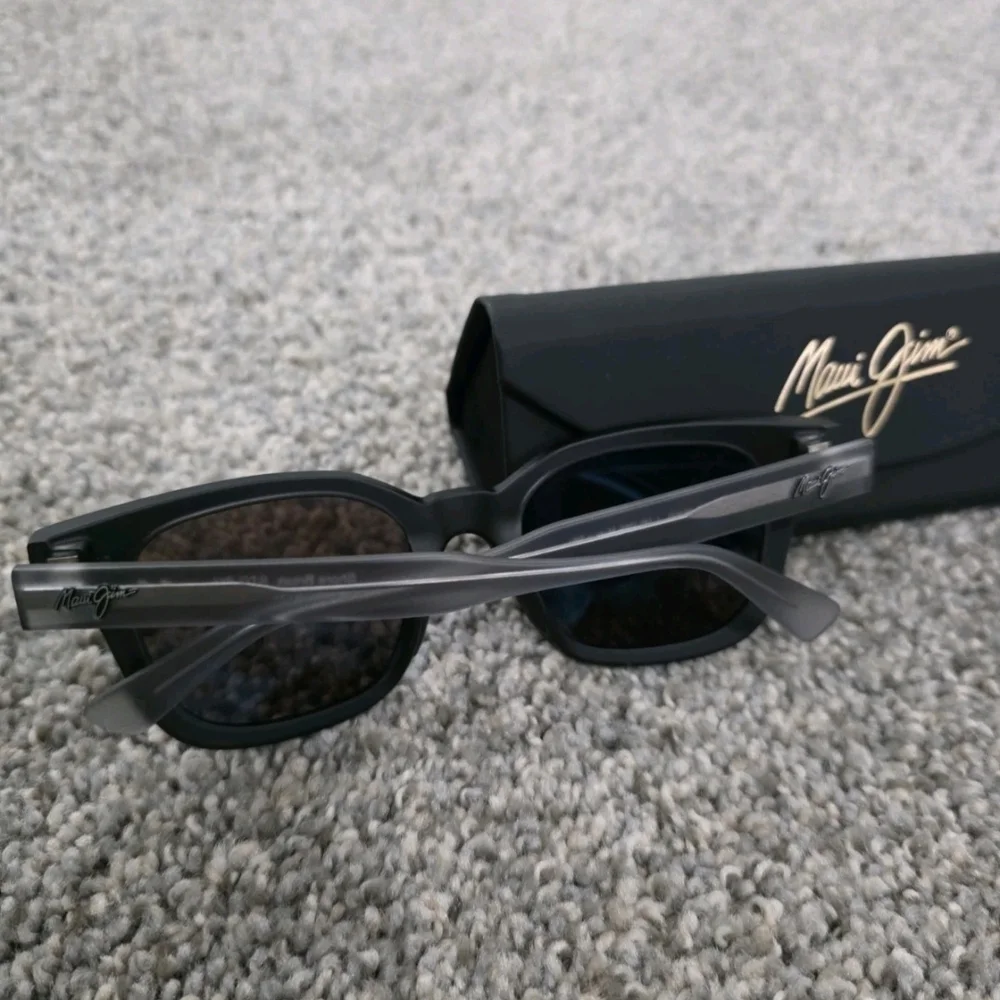 Maui Jim Men’s Polarized Sunglasses – Black Frame with Blue Lenses